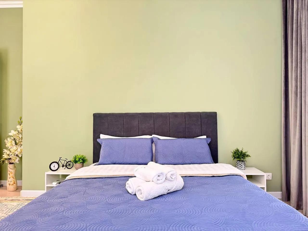 2 Room Apartment 4 You, Flat 105 Almaty